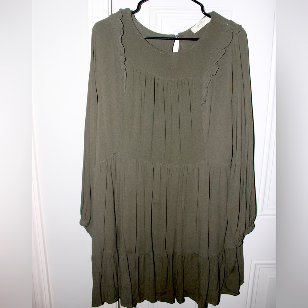 Women’s A Beautiful Soul Dress Green Rufflelong Sleeve  Size Large